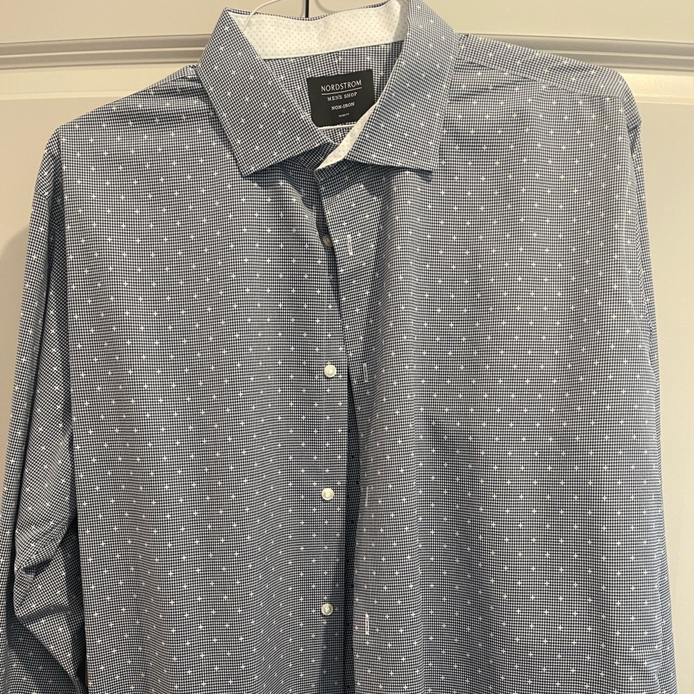 Nordstorm men’s button up shirt